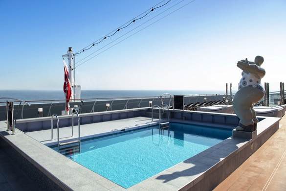 MSC Cruises MSC Bellissima Horizon Pool - Credits - MSC Rights - Ivan Sarfatti 2.jpg